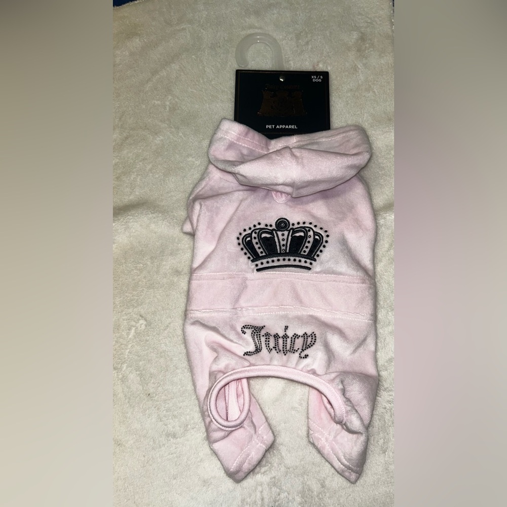 NWT…Juicy Couture Pink dog Hooded jumpsuit with Crown, XS/S